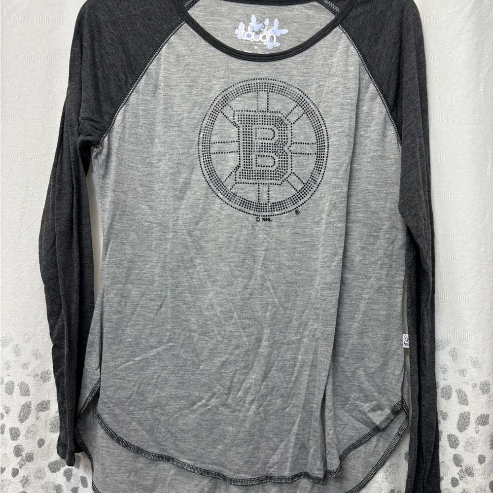 Touch by Alyssa Milano Black and Gray Raglan Graphic Tee
